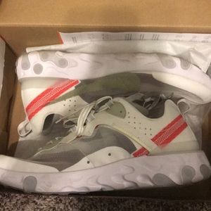 Nike react elements-light bone